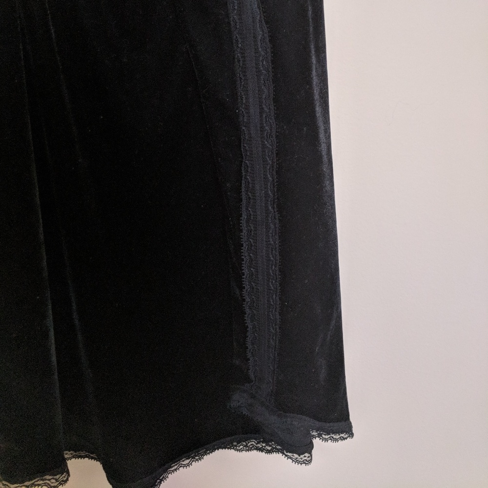 WHO WHAT WEAR Velvet & Lace Tank Top - Picture 6 of 8